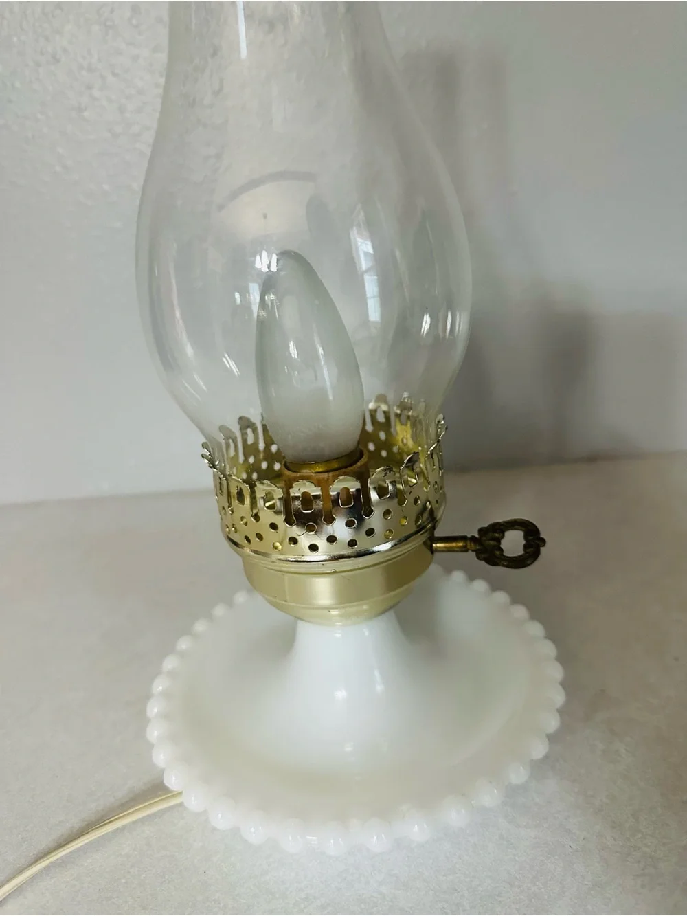 VTG Milk Glass Hobnail Lamp Electric Underwriters Laboratories Beaded glass Top
